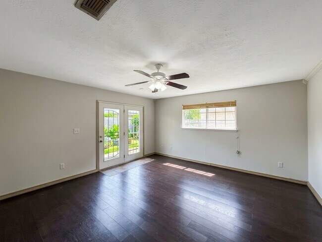 Building Photo - 9518 Langdon Ln