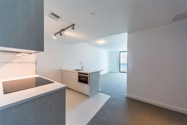 Building Photo - 501 NE 31st St