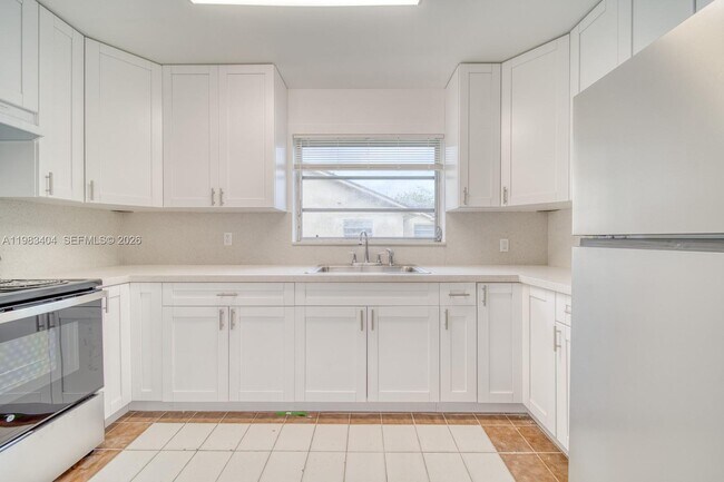 Building Photo - 300 NE 143rd St