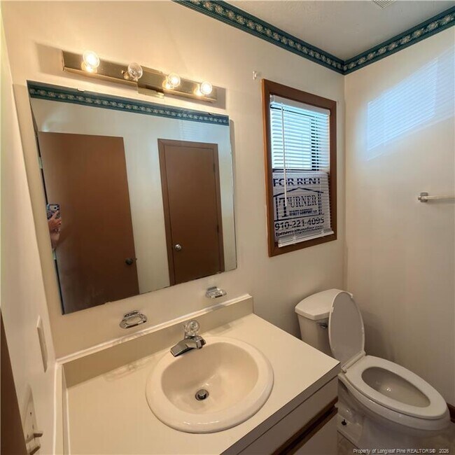 Building Photo - 1276 N Forest Dr