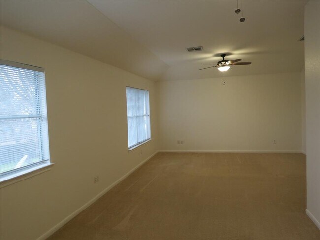 Building Photo - 12604 Linford Dr