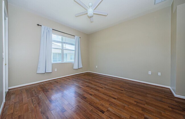 Building Photo - Beautiful town house in Trinity