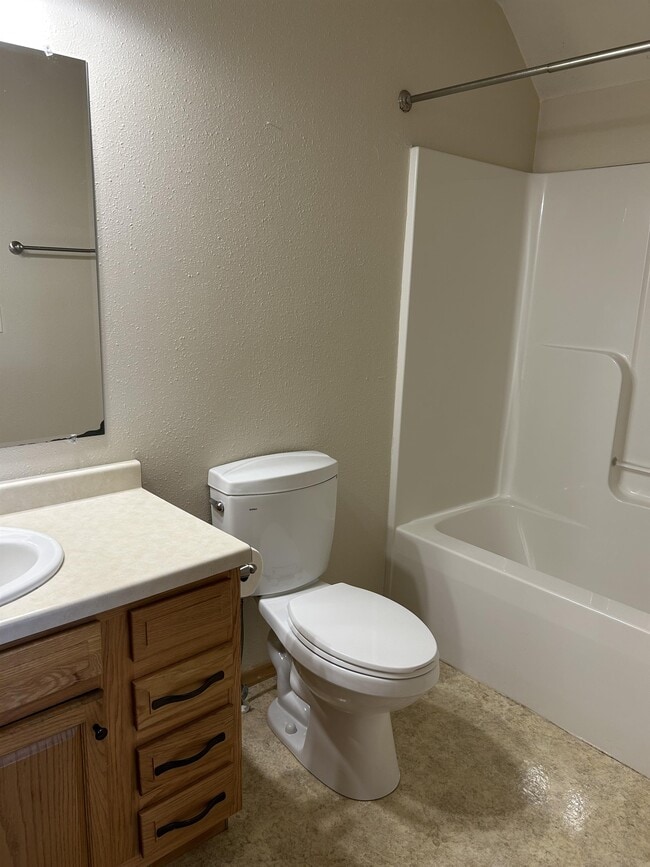 Building Photo - 3240 E Capitol Ave