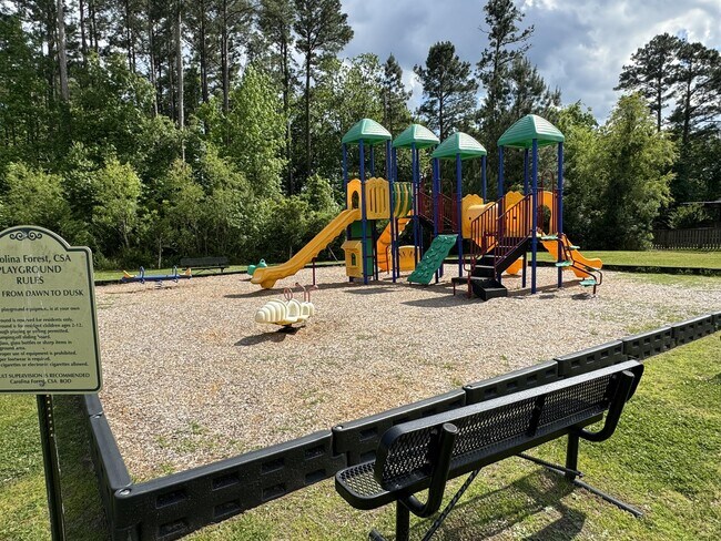 Building Photo - 704 Stagecoach Dr