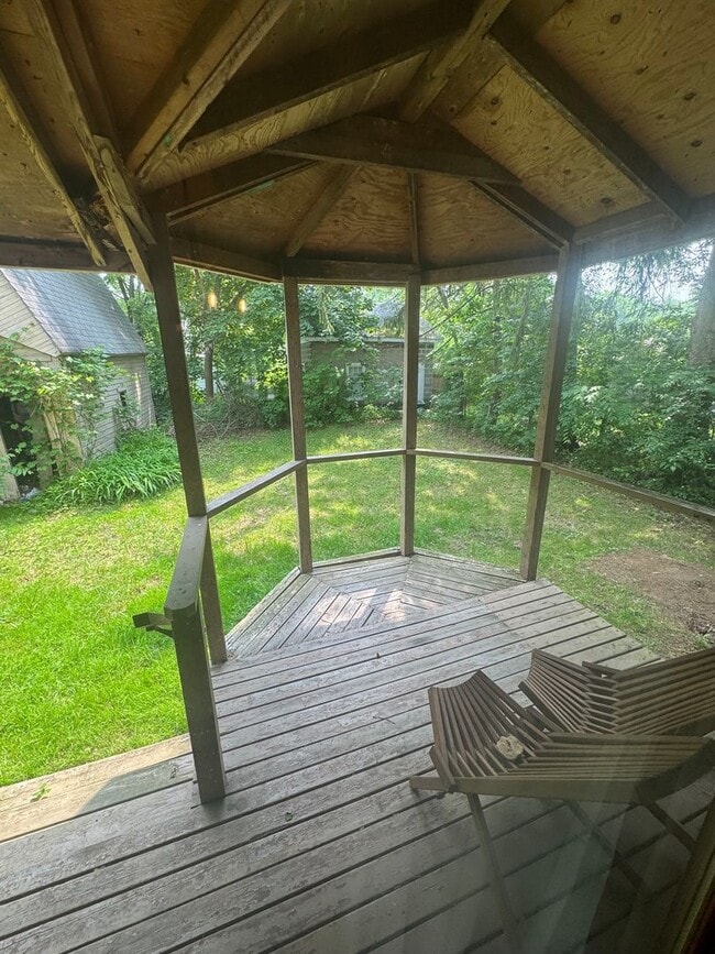 Building Photo - Beautiful 3- Bedroom Home for Rent- Univer...