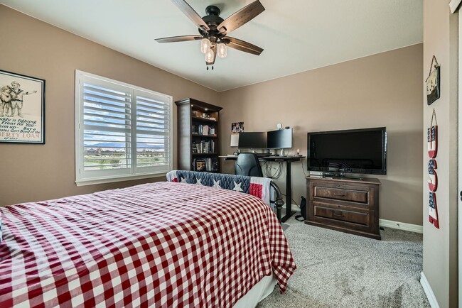 Building Photo - Luxury Living with Front Range Views, Hot ...
