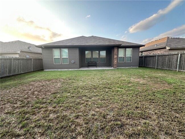 Building Photo - 1015 Santa Catalina St