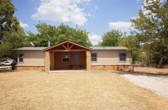 Building Photo - 128 Burkhalter St