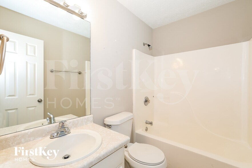 Building Photo - 130 Macadamia Ct