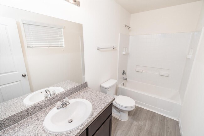 Building Photo - 5539 Latta Plantation Dr