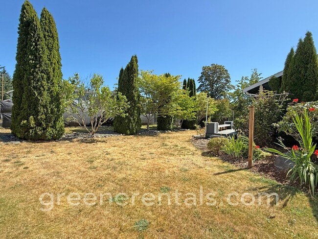 Building Photo - Spacious & Bright 3BD/3BA Home for Rent in...