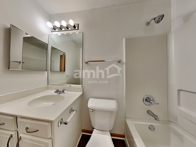 Building Photo - 2735 Lahinch Dr