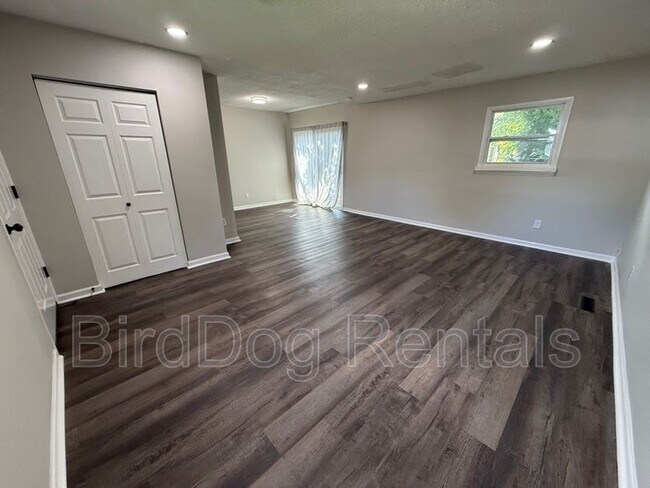 Building Photo - 4845 Downing Dr