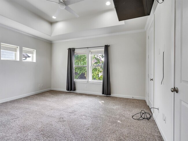 Building Photo - 2309 Hadley St