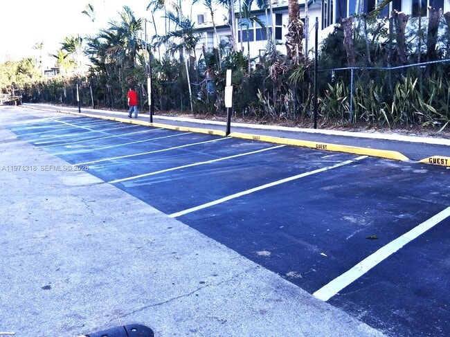 Building Photo - 1770 NE 191st St