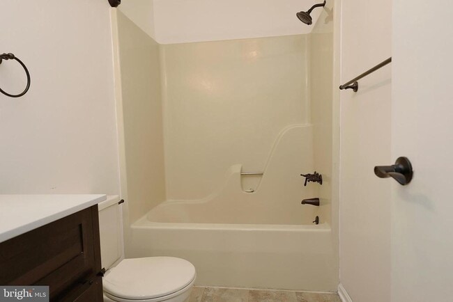 Building Photo - 72 5 Crown Royal Cir