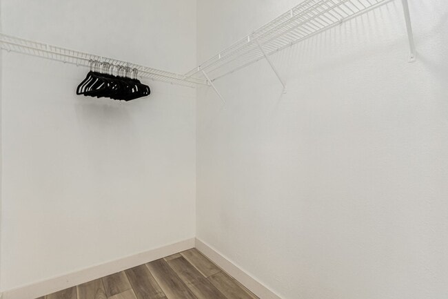 Building Photo - Stunning furnished 2-Bedroom Condo with Mo...