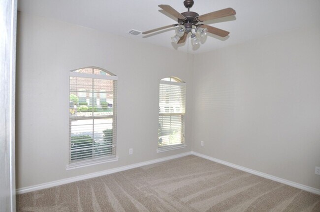 Building Photo - 6872 Regello Dr