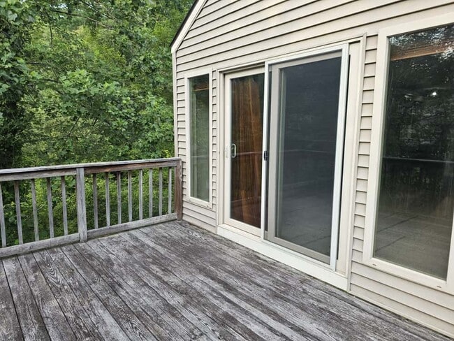 Building Photo - 54 Library Ln