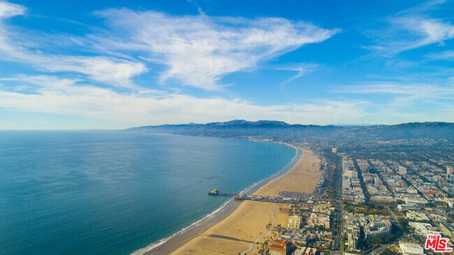 Building Photo - 2544 3rd St