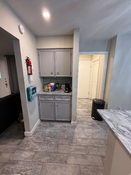 Building Photo - 1504 N Fielder Rd