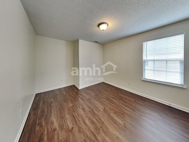 Building Photo - 4533 Hyperion Court