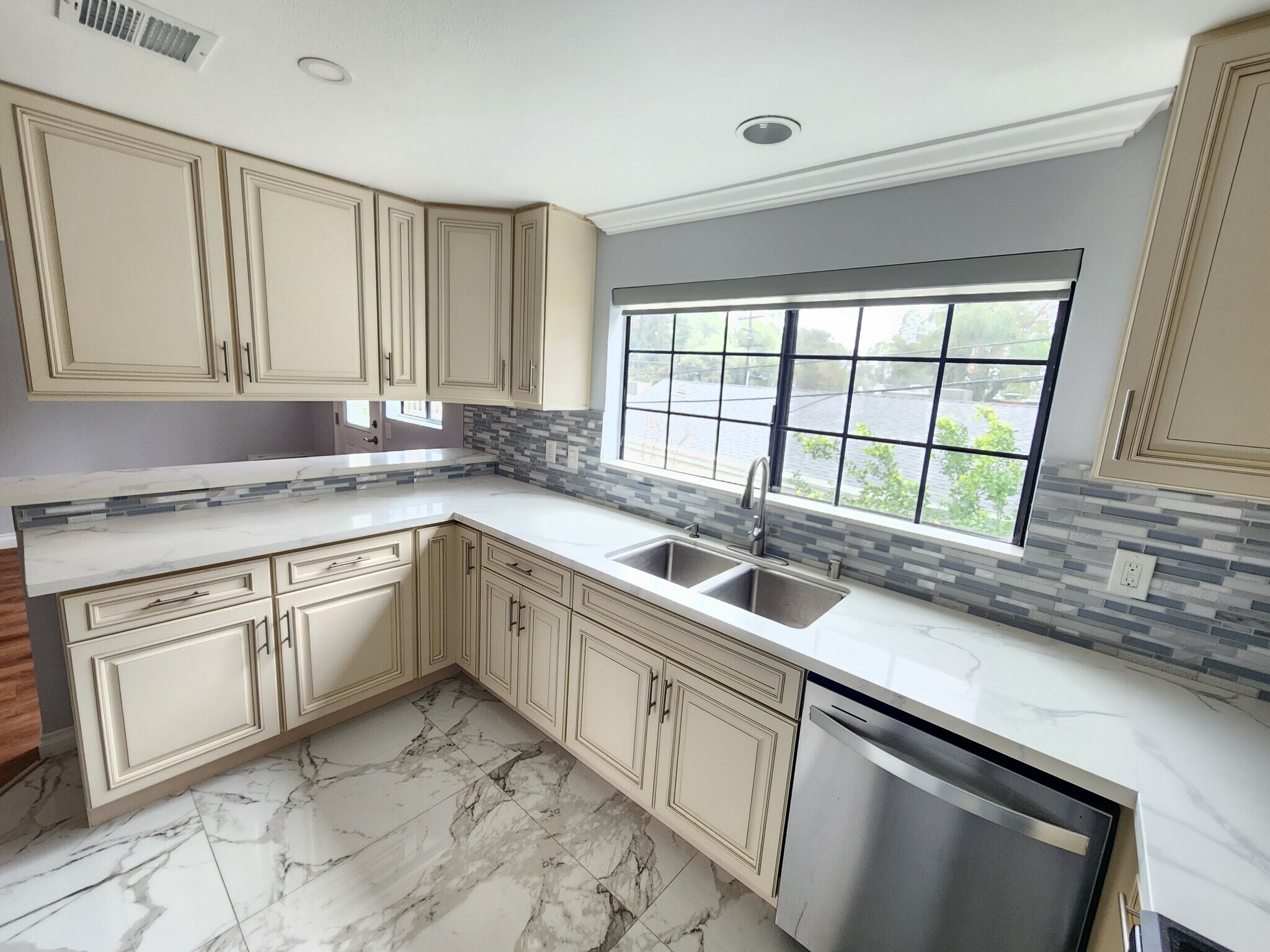 Building Photo - 21217 De la Guerra St