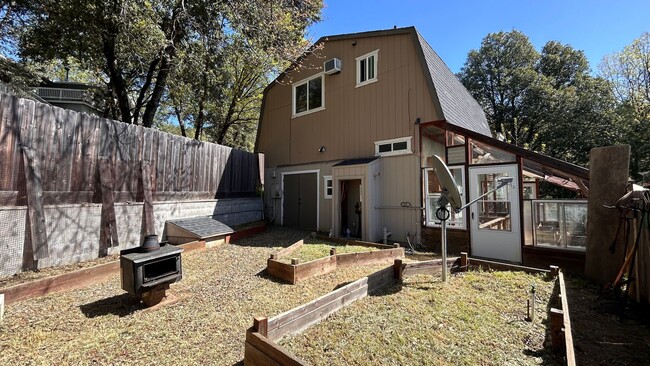 Building Photo - 22148 Crystal Falls Dr W