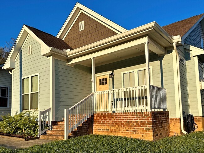 Primary Photo - 1433 Garner Rd