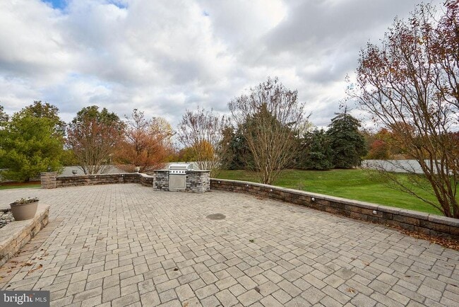 Building Photo - 1401 Hampstead Ct