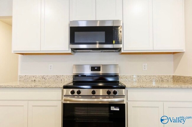 Building Photo - 398 Jackson Pt Cir