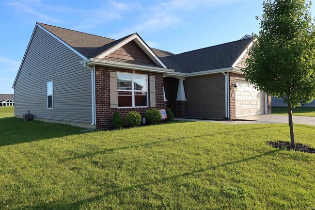 Building Photo - 13575 Crescent Ridge Dr