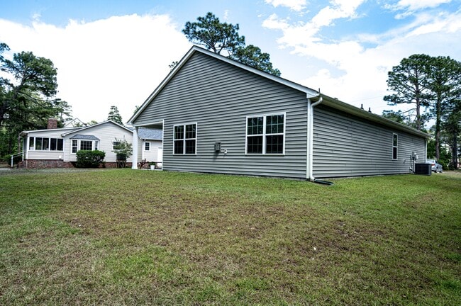 Building Photo - 1201 Santa Lucia Dr