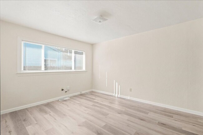Building Photo - 5121 Earls Ct