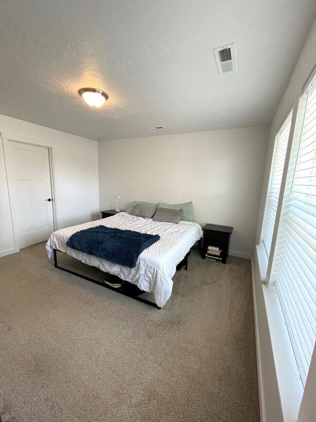 Building Photo - Gorgeous 3 bed 2 ba home with  just off Hubbard Rd and Rapid Creek Way in Kuna