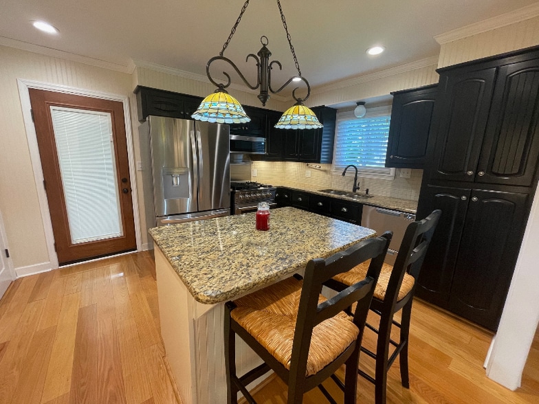 Building Photo - 103 Rocky Dr