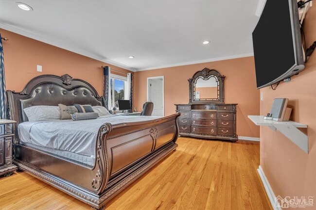 Building Photo - 47 Woodland Way