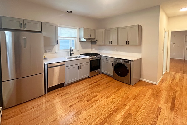 Primary Photo - 141 Brown St
