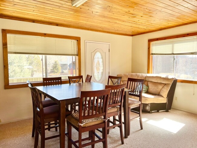 Building Photo - LARGE HOME WITH HUGE BONUS AREA
