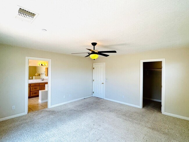 Building Photo - 3Bedroom/2Bathroom Coming soon July 2025!