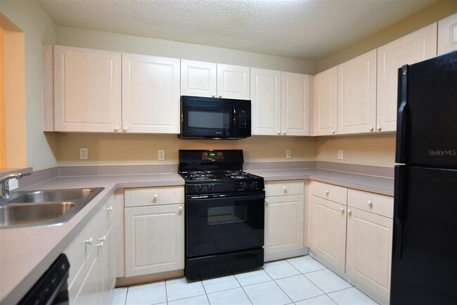 Building Photo - 1066 Dolphin Dr