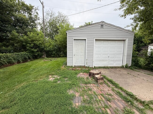 Building Photo - 21160 Dexter Blvd