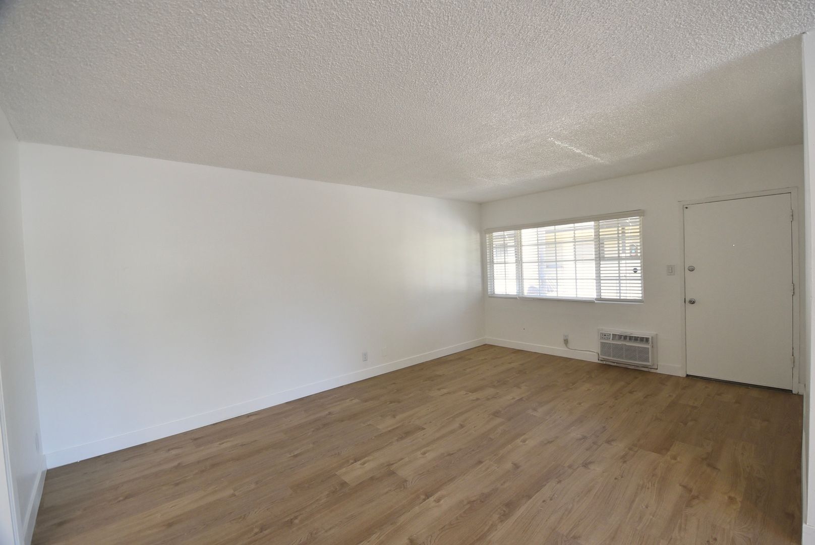 Building Photo - 5734 Hazeltine Ave