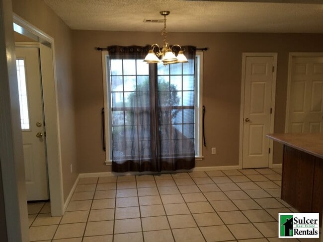 Building Photo - 2109 Bristol Dr