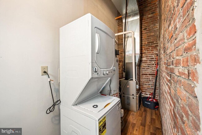 Building Photo - 1201 S 5th St