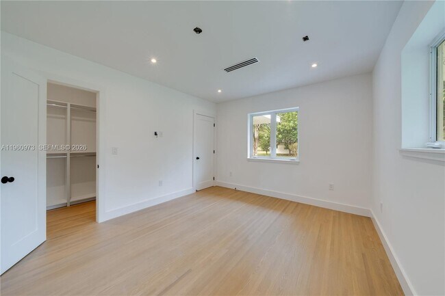 Building Photo - 12535 Moss Ranch Rd