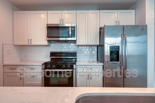 Building Photo - 1401 Jackson St