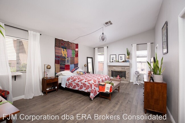 Building Photo - 3 br, 2 bath House - 4010 Lucas Ave