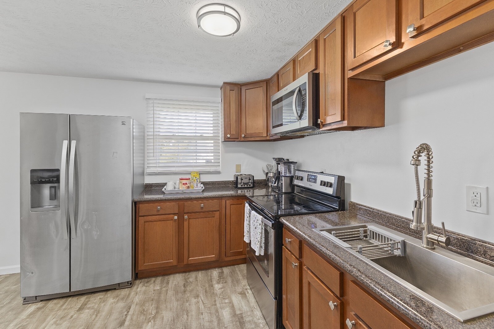 Building Photo - 2737 Overdale Dr