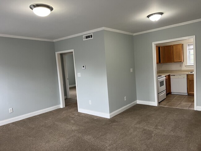 Building Photo - 2367 Cascade Rd